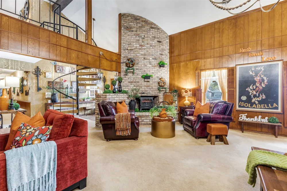 10615 Old Seagoville Road Dallas, TX 75217