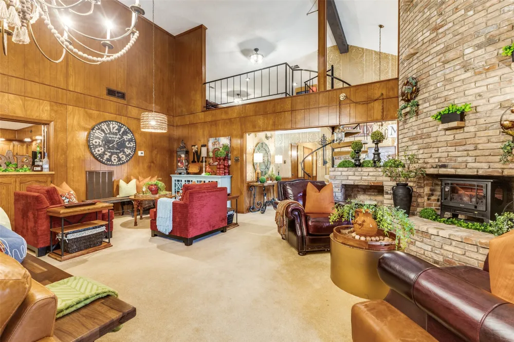 10615 Old Seagoville Road Dallas, TX 75217