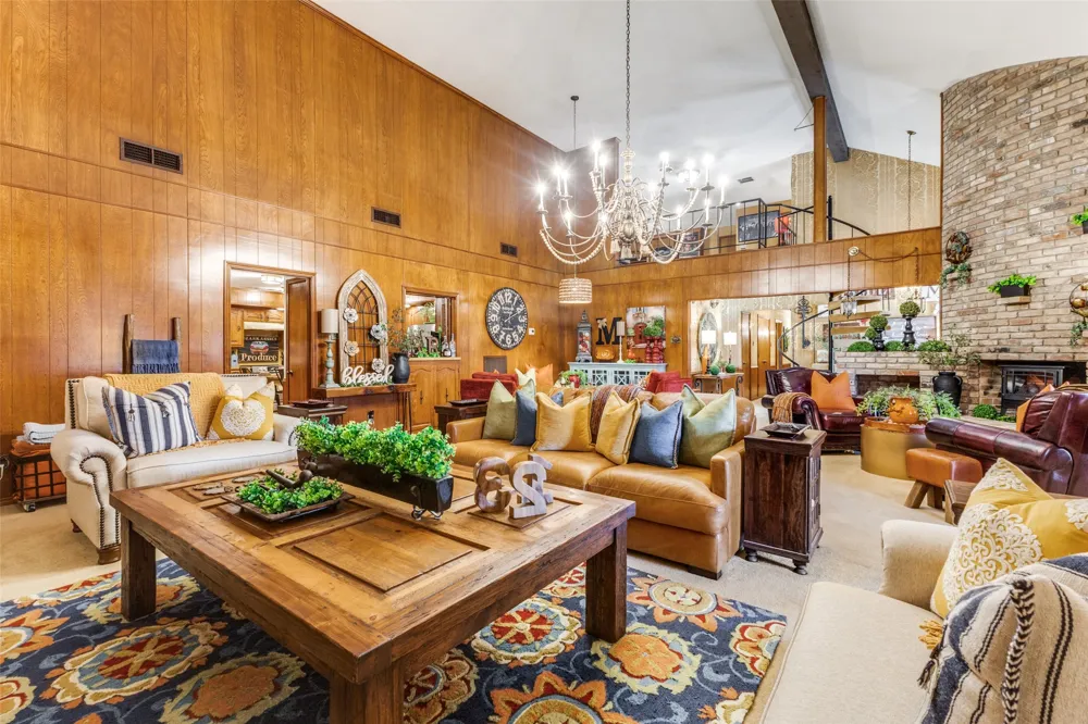 10615 Old Seagoville Road Dallas, TX 75217