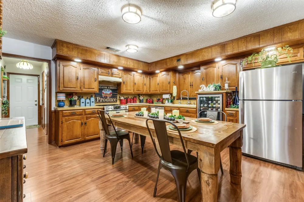 10615 Old Seagoville Road Dallas, TX 75217