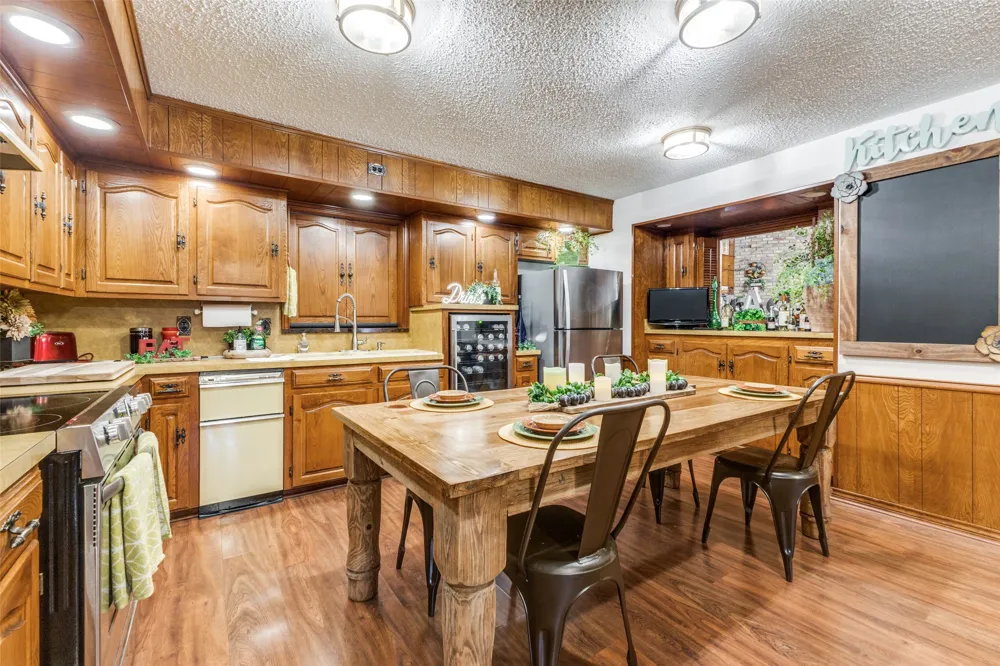 10615 Old Seagoville Road Dallas, TX 75217