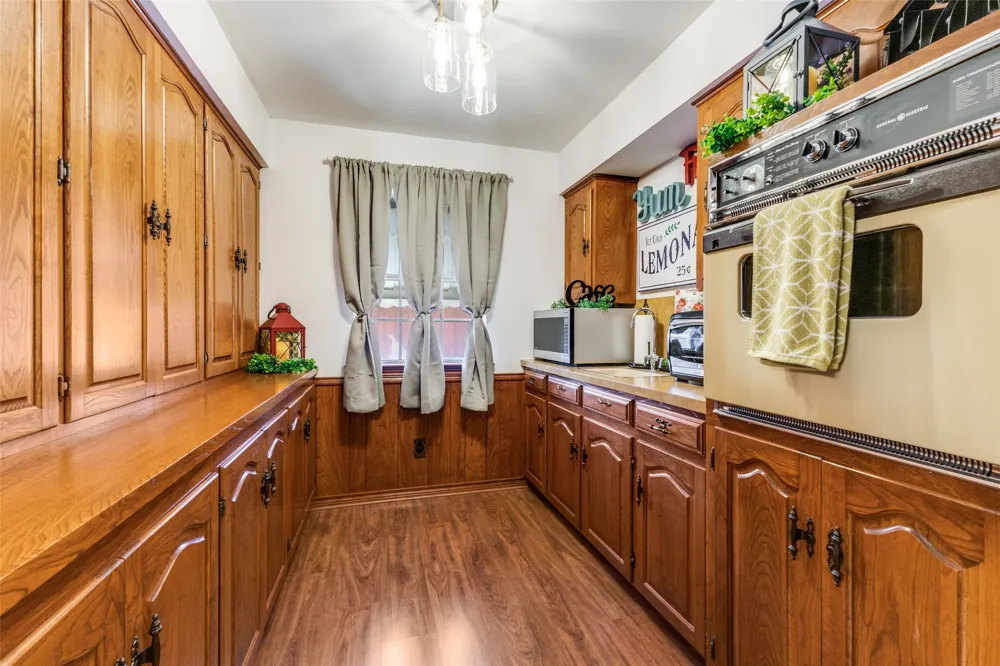 10615 Old Seagoville Road Dallas, TX 75217