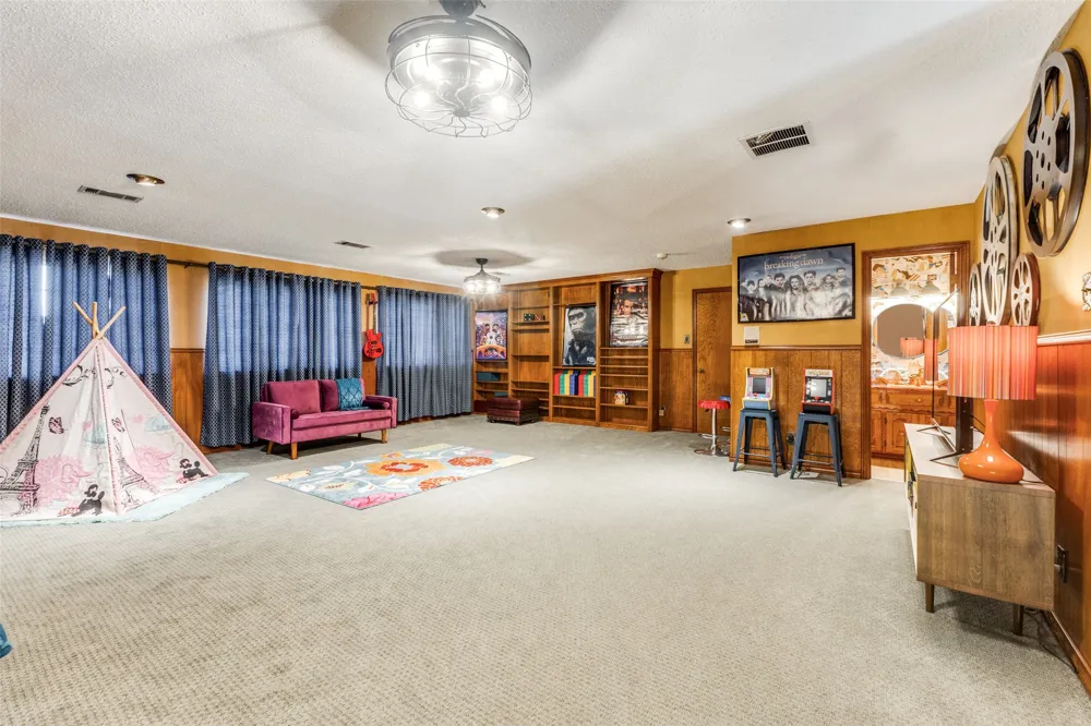 10615 Old Seagoville Road Dallas, TX 75217