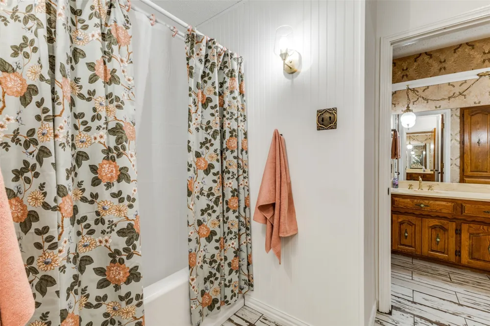 10615 Old Seagoville Road Dallas, TX 75217