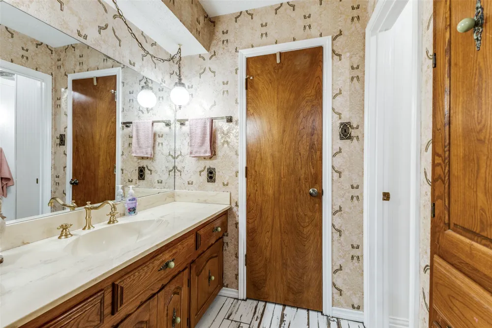 10615 Old Seagoville Road Dallas, TX 75217
