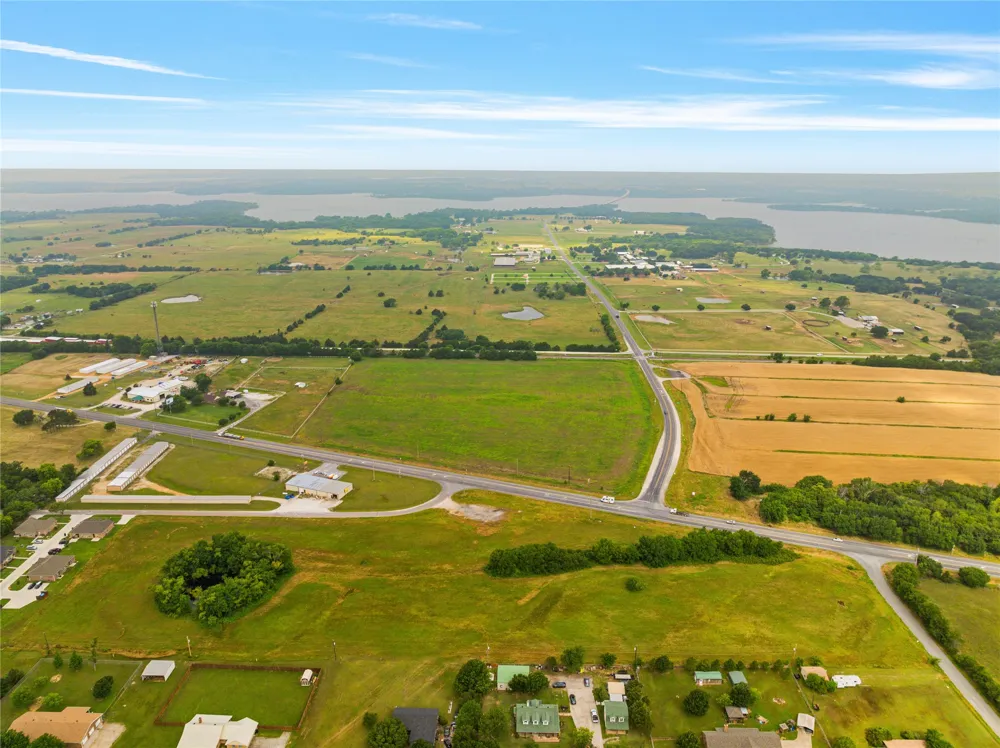 10 Ray Roberts Parkway Tioga, TX 76271