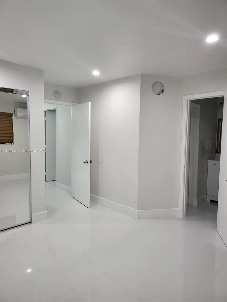 9375 SW 40th Ter #203 Miami, FL 33165