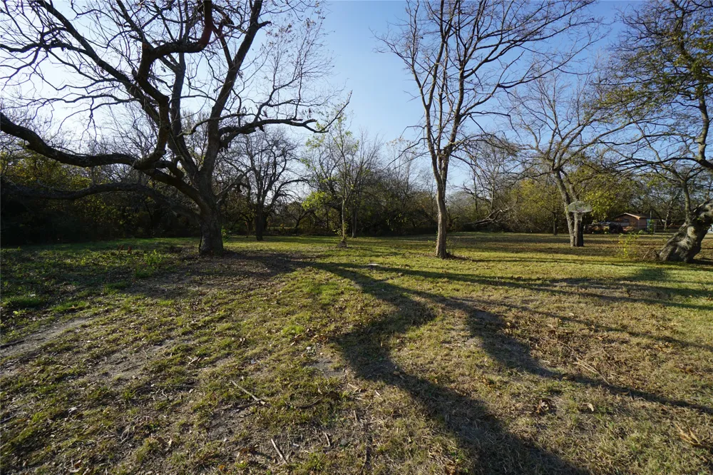 1227 Maple Street Bonham, TX 75418