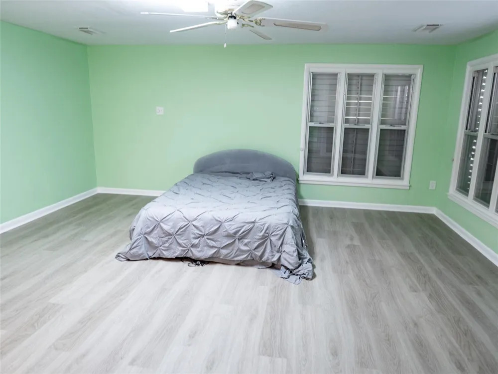 312 W Jefferson Avenue Port O Connor, TX 77982