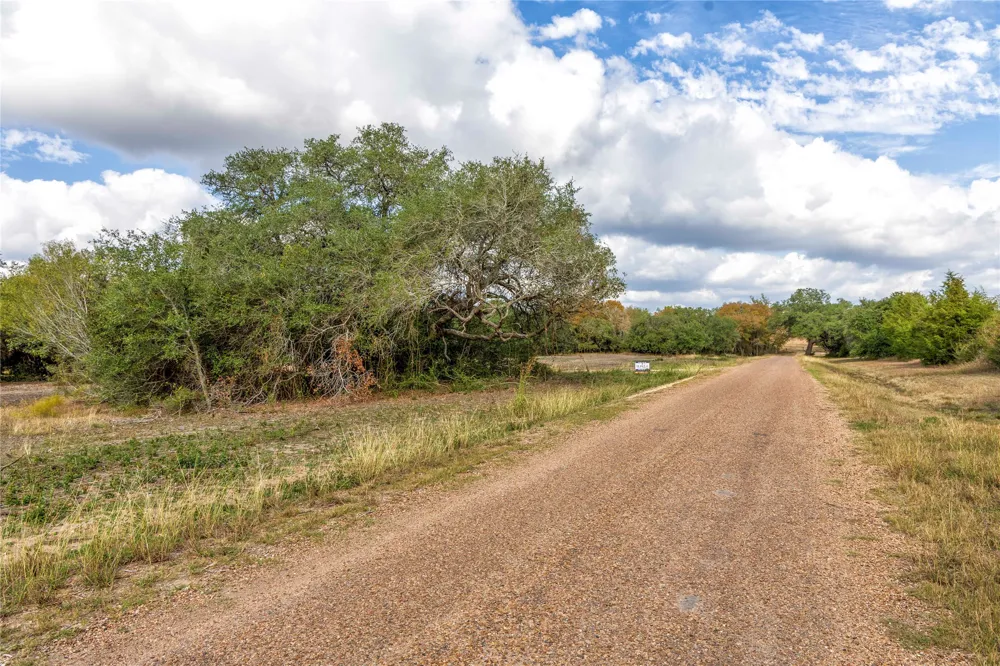 1250 Ladewig Lane Schulenburg, TX 78956