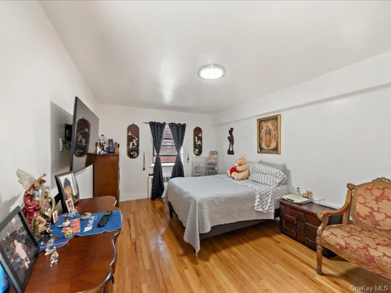 1910 S Pelham Parkway S #3G Bronx, NY 10461