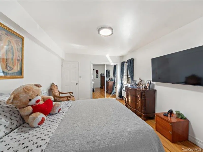 1910 S Pelham Parkway S #3G Bronx, NY 10461