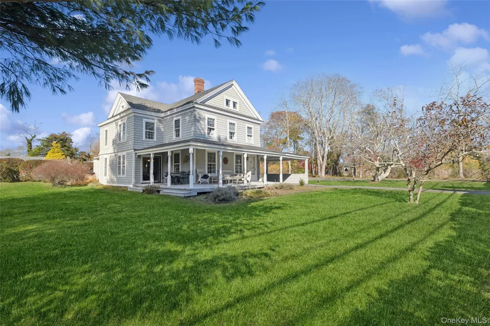 718 Montauk Highway East Quogue, NY 11942