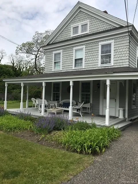 718 Montauk Highway East Quogue, NY 11942