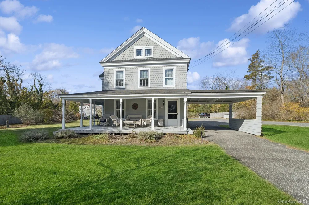 718 Montauk Highway East Quogue, NY 11942