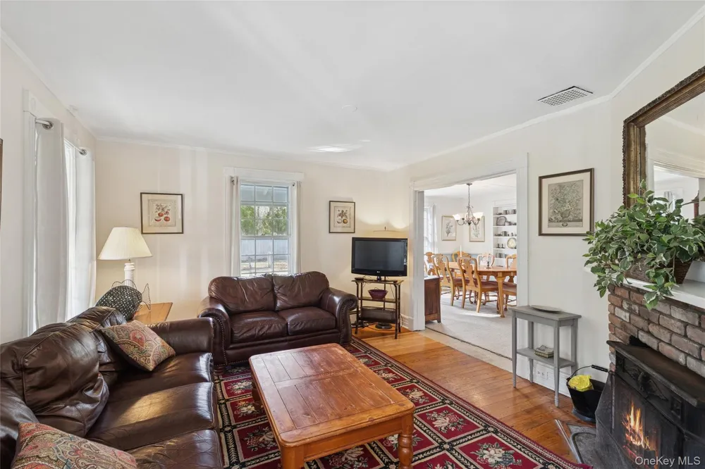 718 Montauk Highway East Quogue, NY 11942