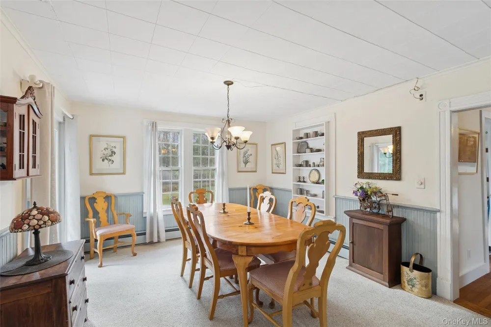 718 Montauk Highway East Quogue, NY 11942