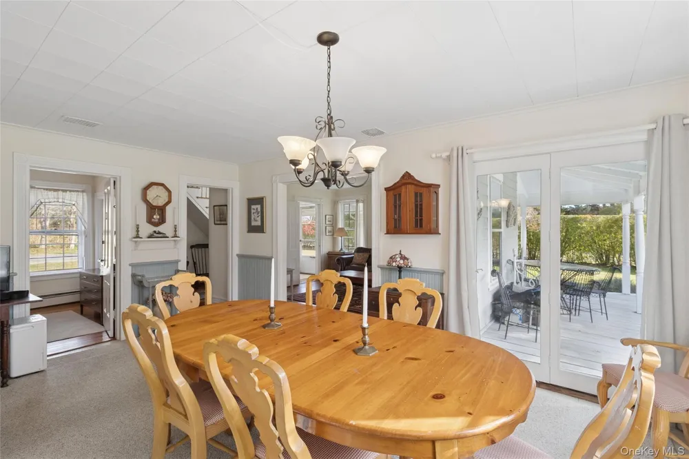 718 Montauk Highway East Quogue, NY 11942