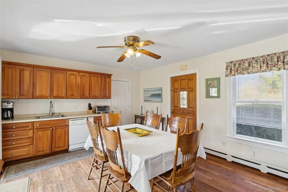 718 Montauk Highway East Quogue, NY 11942