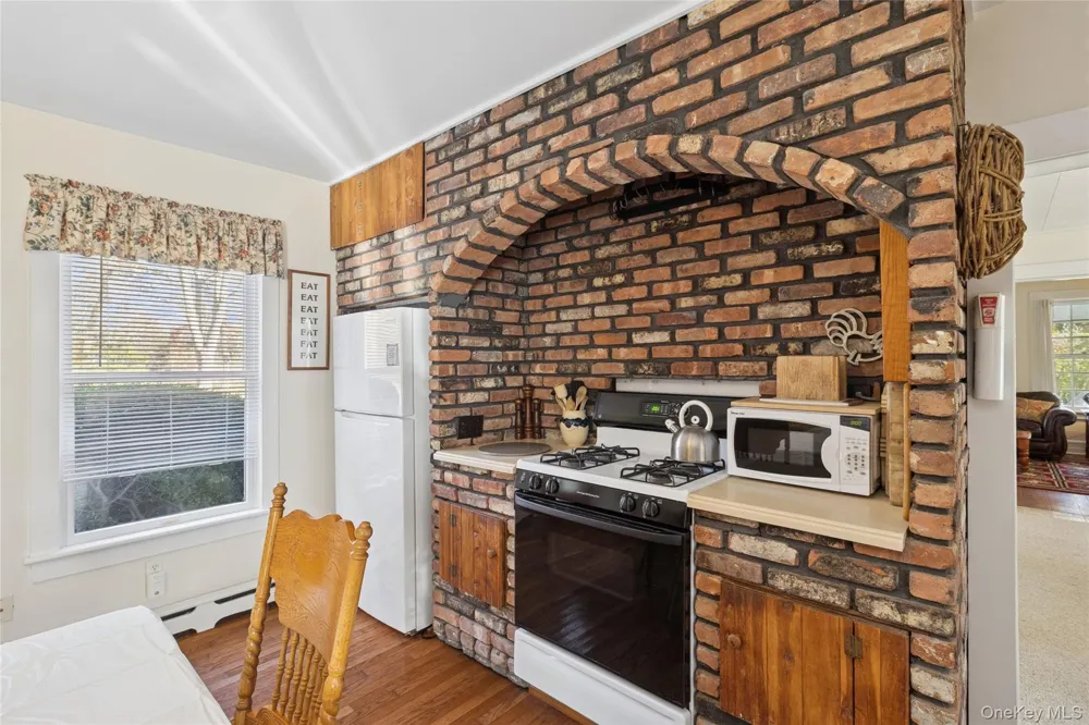 718 Montauk Highway East Quogue, NY 11942