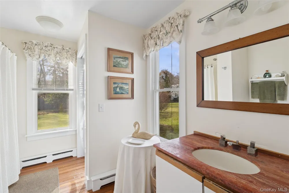 718 Montauk Highway East Quogue, NY 11942