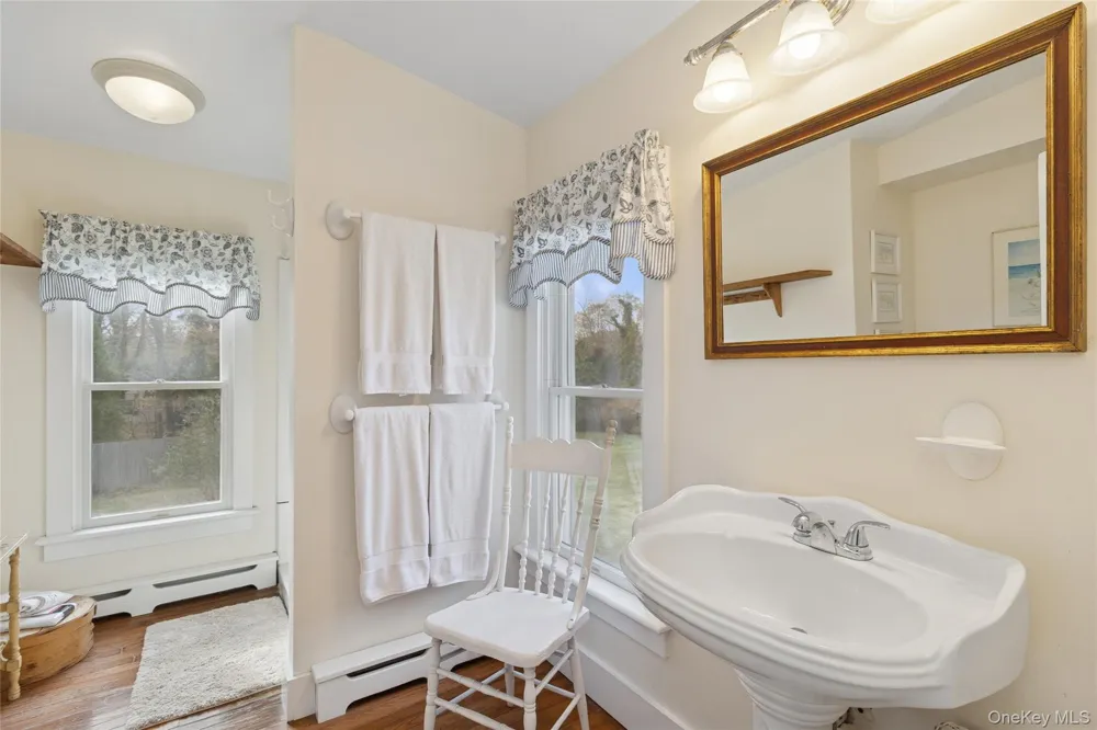718 Montauk Highway East Quogue, NY 11942