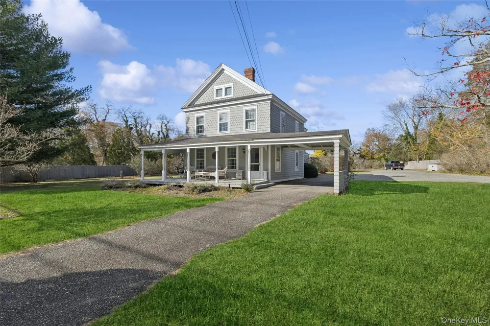 718 Montauk Highway East Quogue, NY 11942
