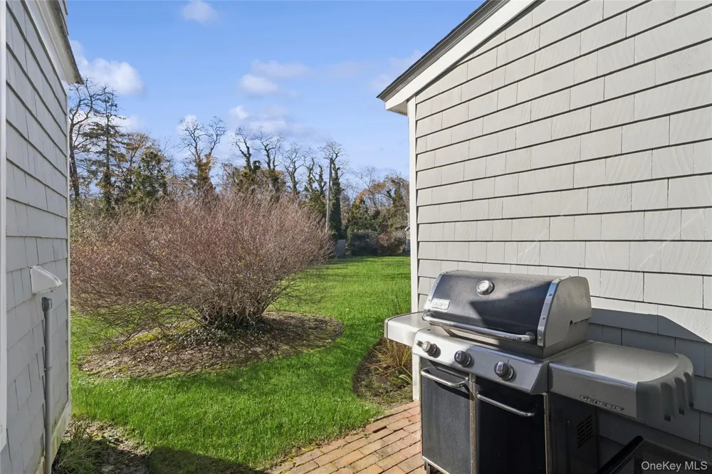 718 Montauk Highway East Quogue, NY 11942