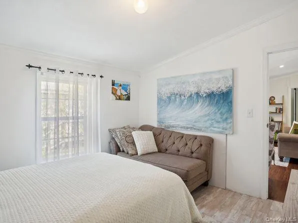 337 Three Mile Harbo #10 East Hampton, NY 11937