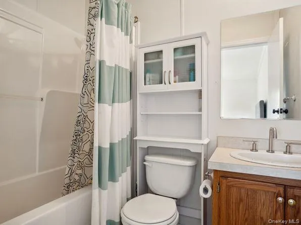 337 Three Mile Harbo #10 East Hampton, NY 11937