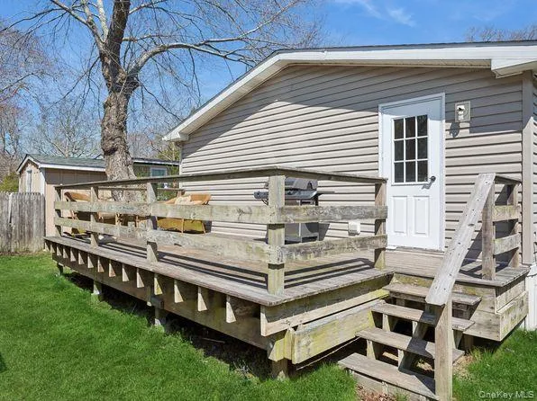 337 Three Mile Harbo #10 East Hampton, NY 11937