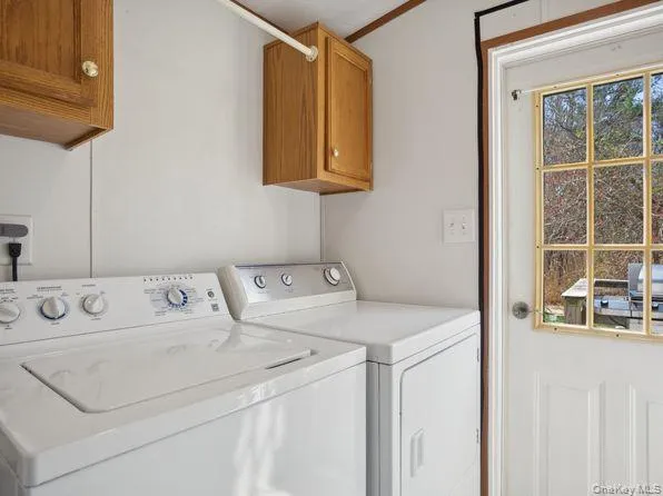 337 Three Mile Harbo #10 East Hampton, NY 11937