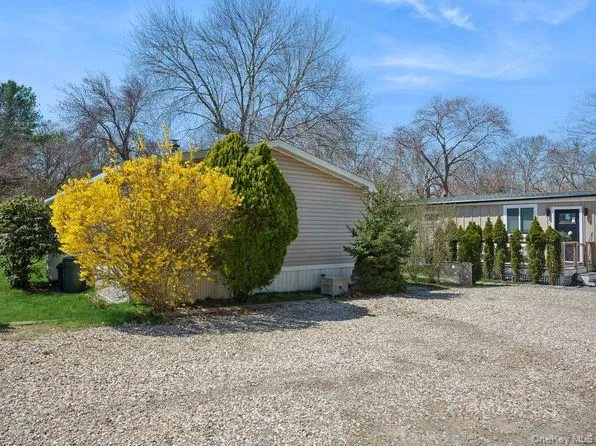 337 Three Mile Harbo #10 East Hampton, NY 11937