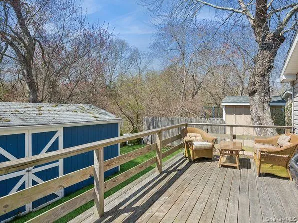 337 Three Mile Harbo #10 East Hampton, NY 11937