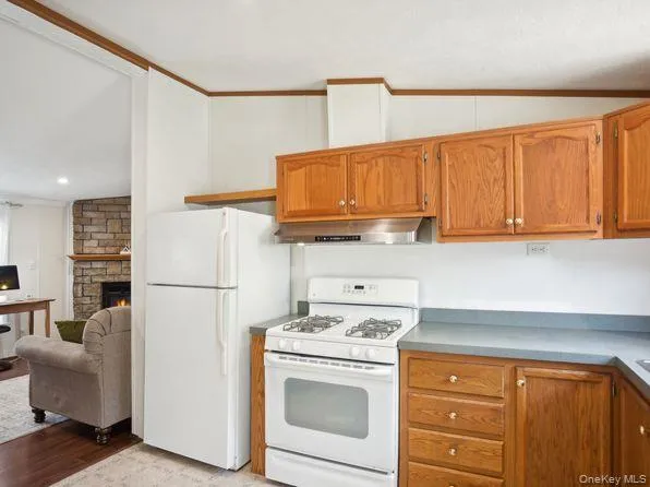 337 Three Mile Harbo #10 East Hampton, NY 11937