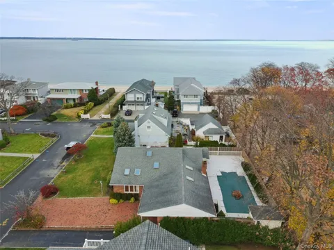 9 Oak Shore Drive