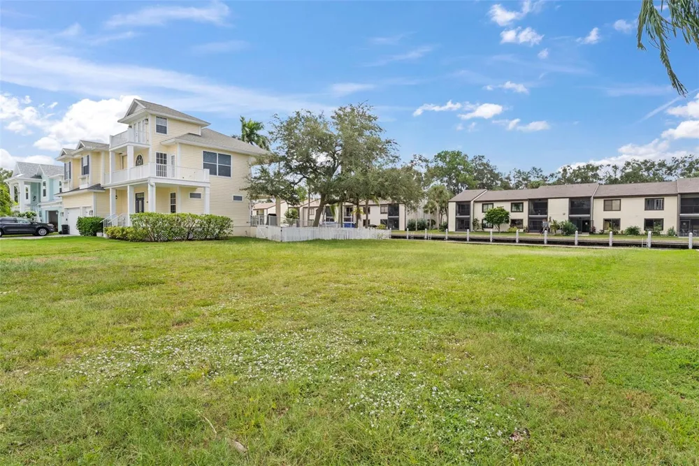 316 MANATEE LANE Tarpon Springs, FL 34689