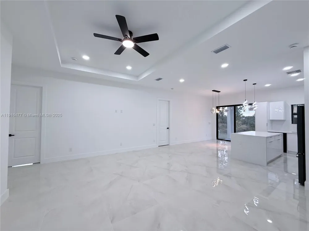 2614 45 Street W Lehigh Acres, FL 33971