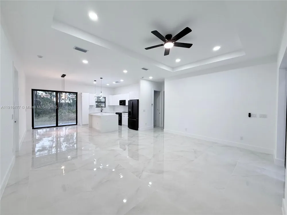 2614 45 Street W Lehigh Acres, FL 33971