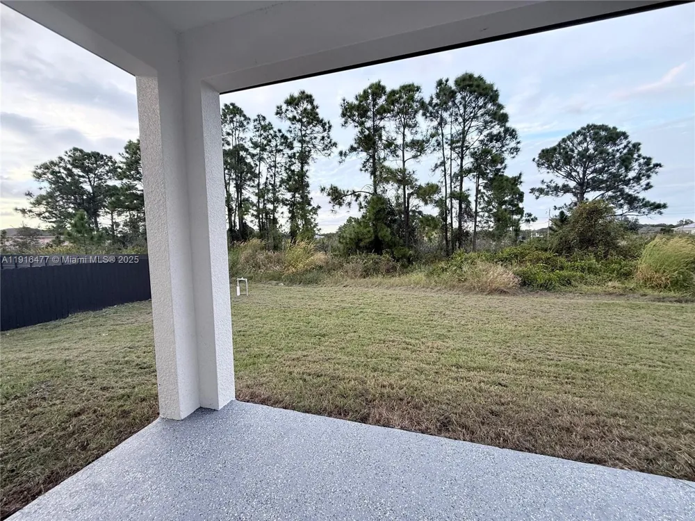 2614 45 Street W Lehigh Acres, FL 33971