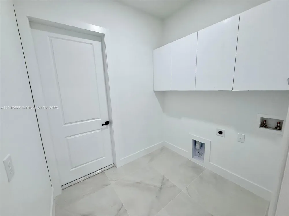 2614 45 Street W Lehigh Acres, FL 33971