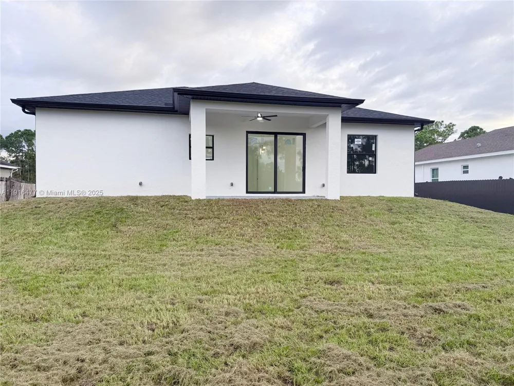 2614 45 Street W Lehigh Acres, FL 33971