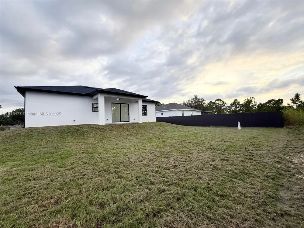2614 45 Street W Lehigh Acres, FL 33971
