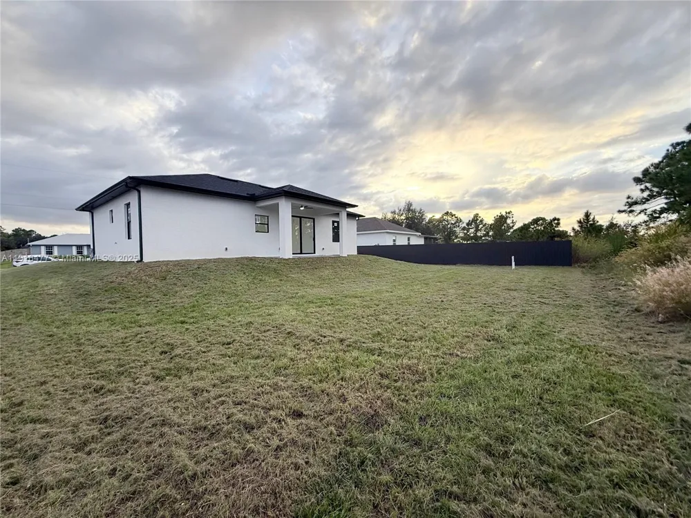 2614 45 Street W Lehigh Acres, FL 33971
