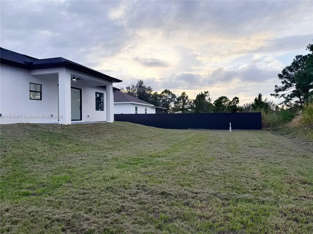 2614 45 Street W Lehigh Acres, FL 33971