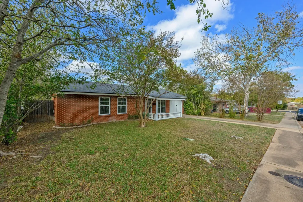5704 Cedardale Drive Austin, TX 78745