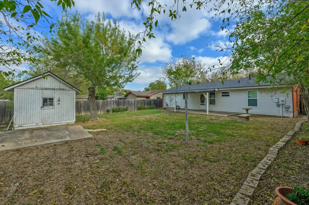 5704 Cedardale Drive Austin, TX 78745