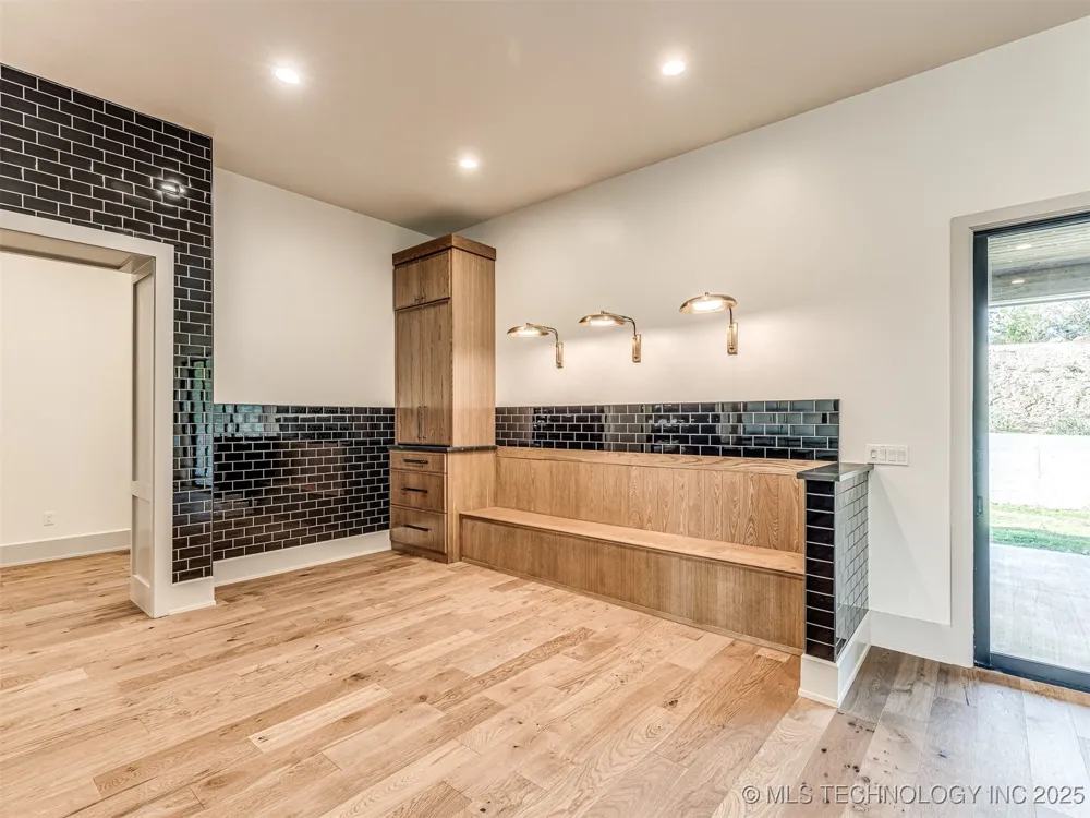 12125 Sunrise Ridge Loop Kingston, OK 73439