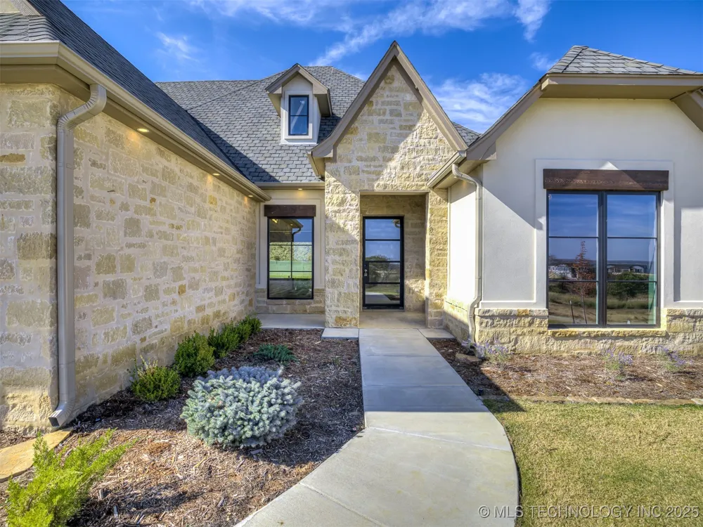 12125 Sunrise Ridge Loop Kingston, OK 73439