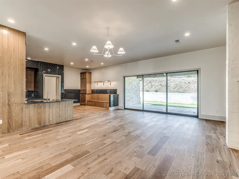 12125 Sunrise Ridge Loop Kingston, OK 73439